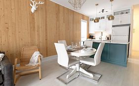 La Vie Est Belle: Free Parking, Gym, Rooftop Terrace